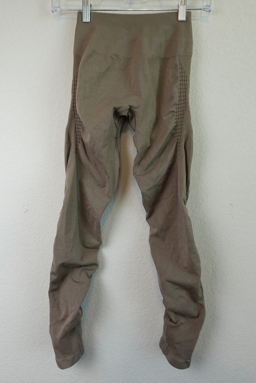 Alphalete Amplify Contour Leggings - Taupe Scrunch Butt, Size Small